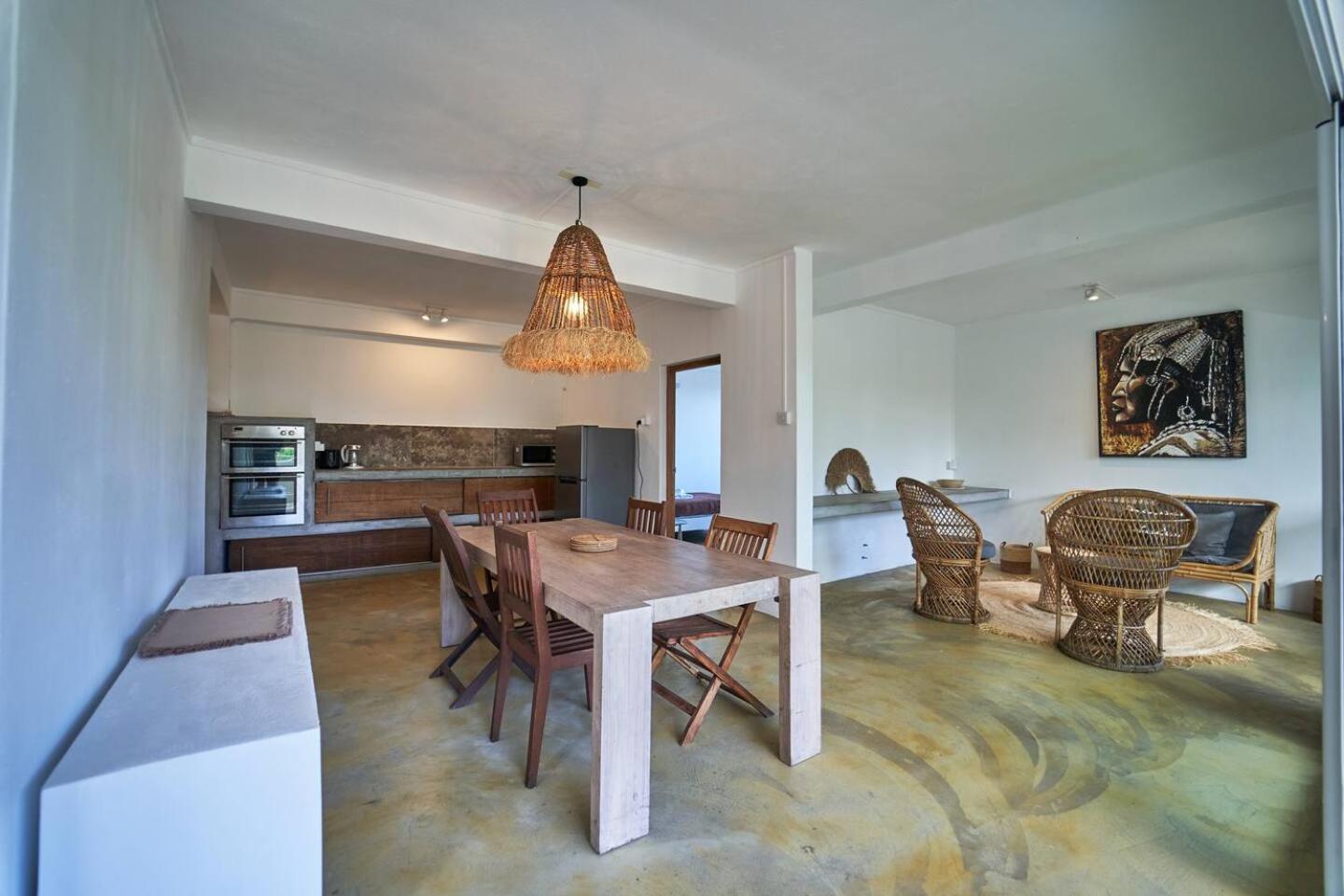 Loukaz -Entire Rental Units W Panoramic Rooftop Coteau Raffin ภายนอก รูปภาพ