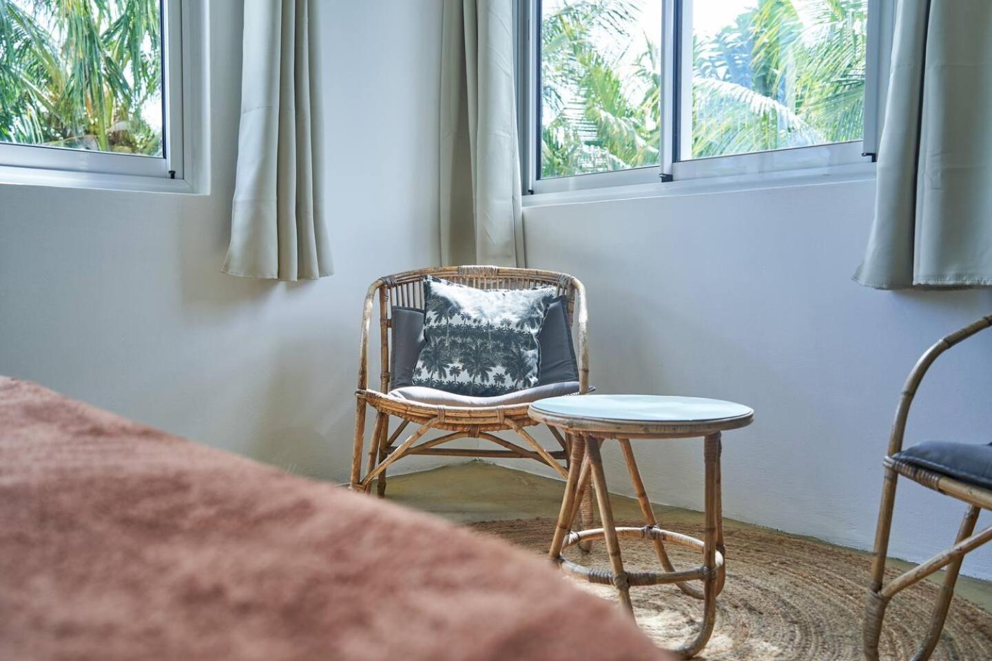 Loukaz -Entire Rental Units W Panoramic Rooftop Coteau Raffin ภายนอก รูปภาพ