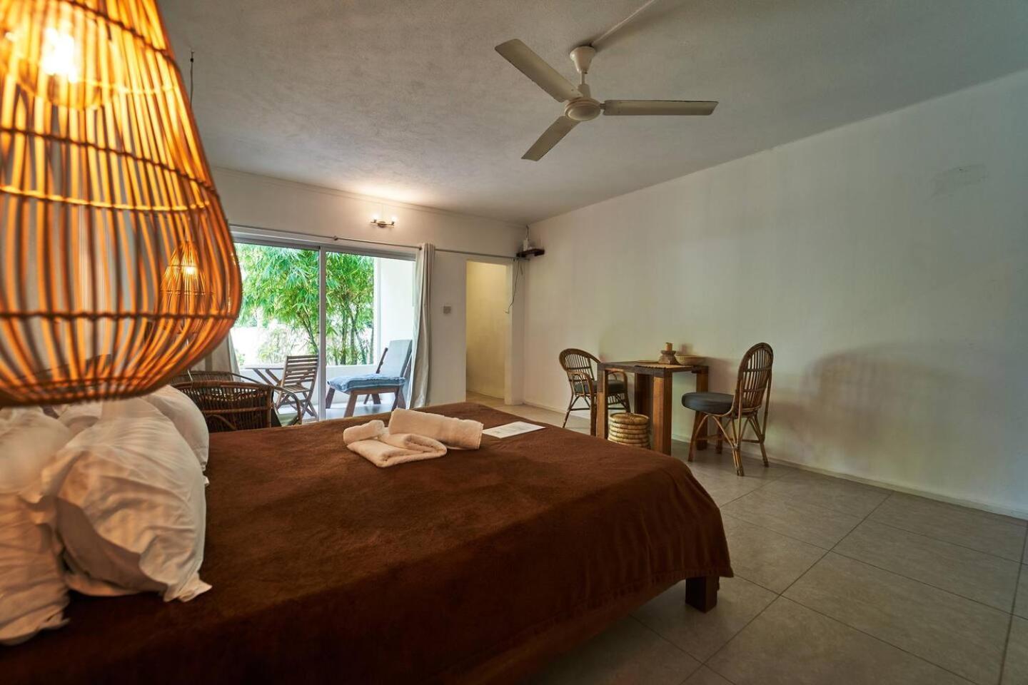 Loukaz -Entire Rental Units W Panoramic Rooftop Coteau Raffin ภายนอก รูปภาพ