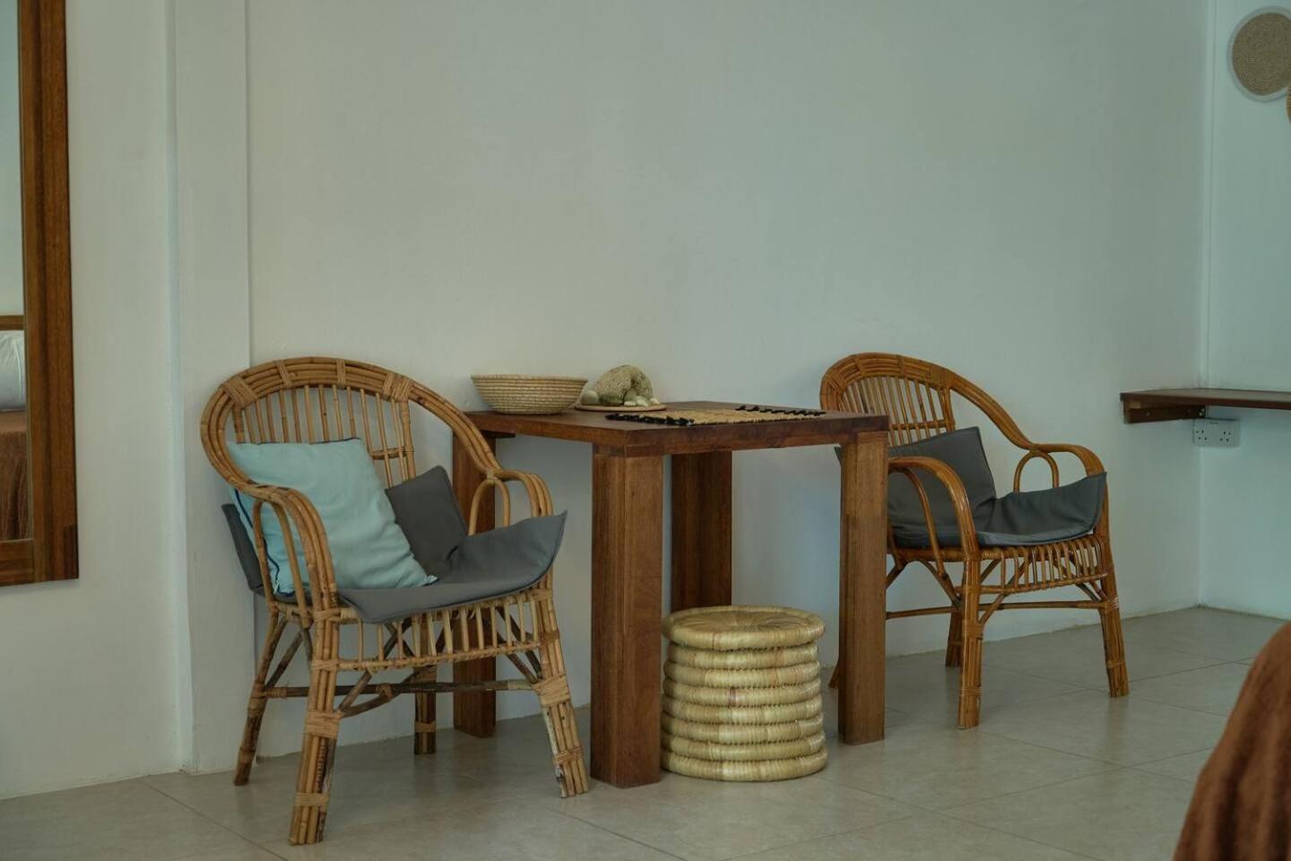 Loukaz -Entire Rental Units W Panoramic Rooftop Coteau Raffin ภายนอก รูปภาพ