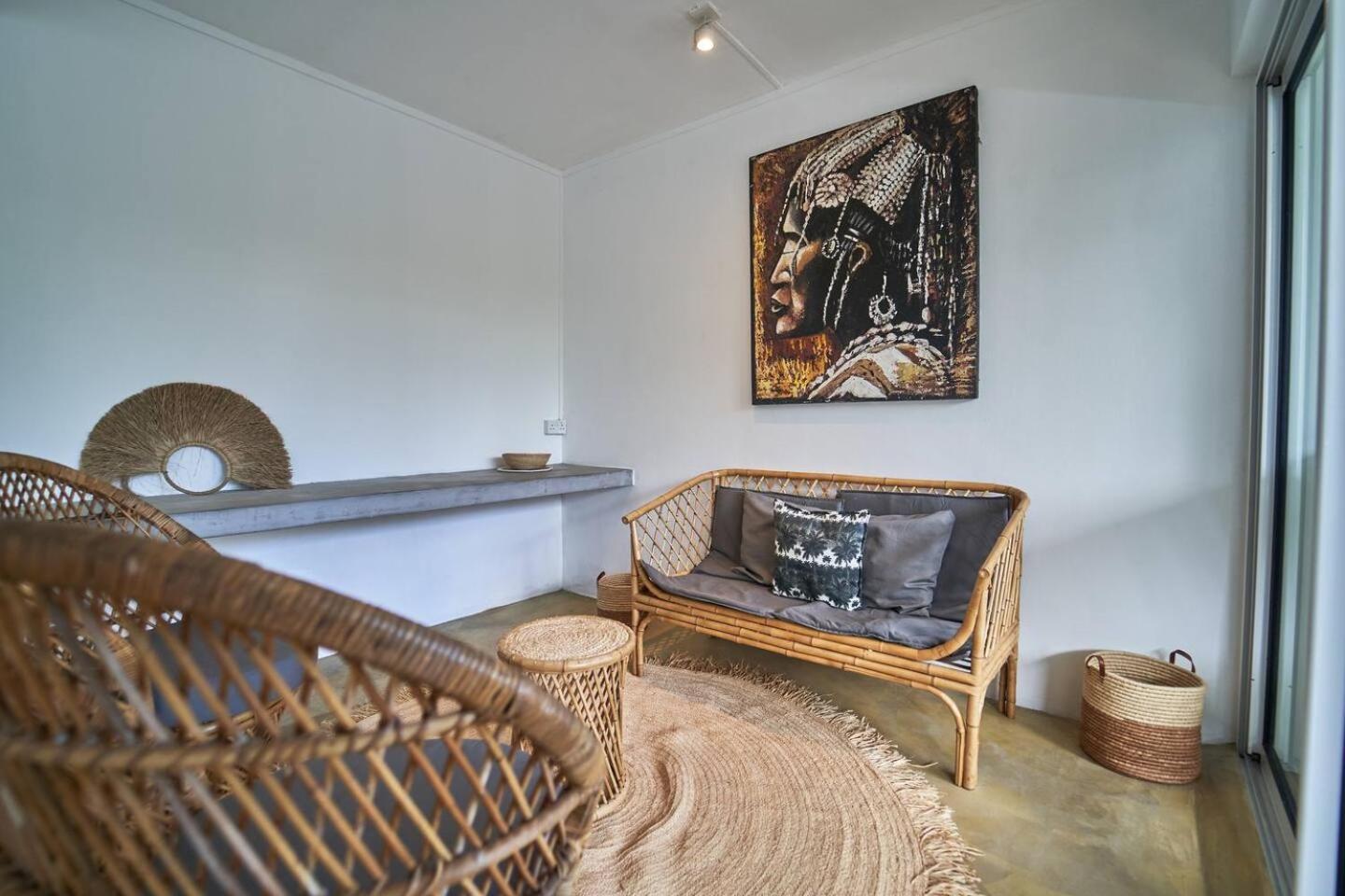 Loukaz -Entire Rental Units W Panoramic Rooftop Coteau Raffin ภายนอก รูปภาพ